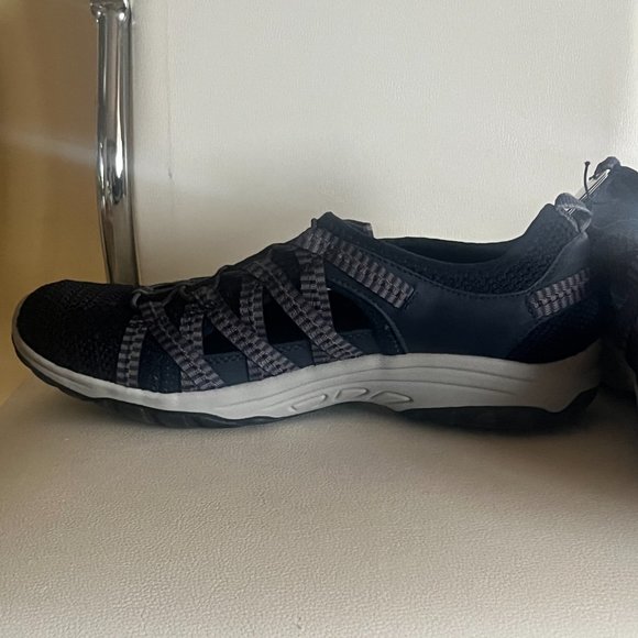 Skechers Luxe Foam Relaxed Foam Slip On Shoes - Picture 4 of 5